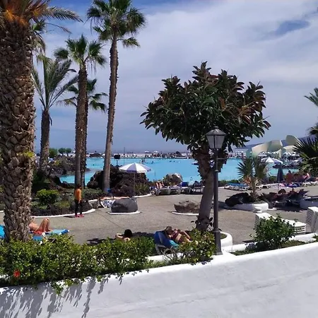 Fantastico With Balcony Apartment